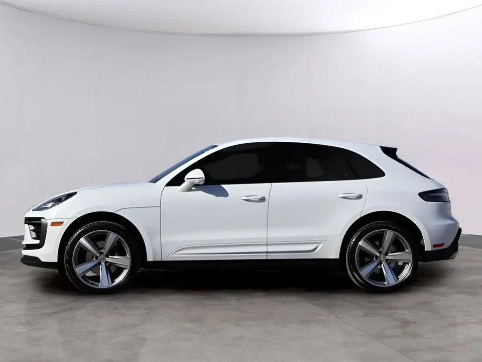 2024 Porsche Macan - Image 2 of 6