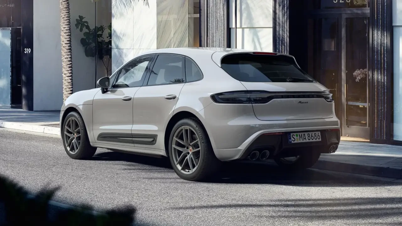 2024 Porsche Macan - Image 3 of 7