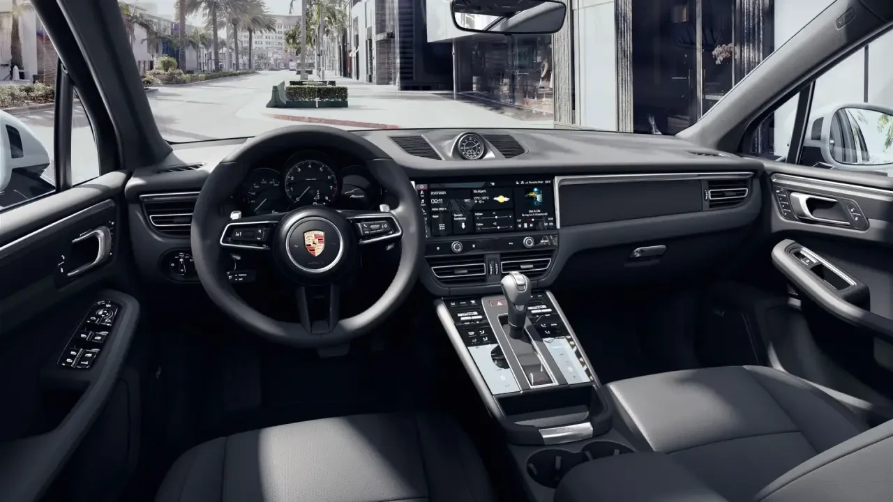 2024 Porsche Macan - Image 4 of 7