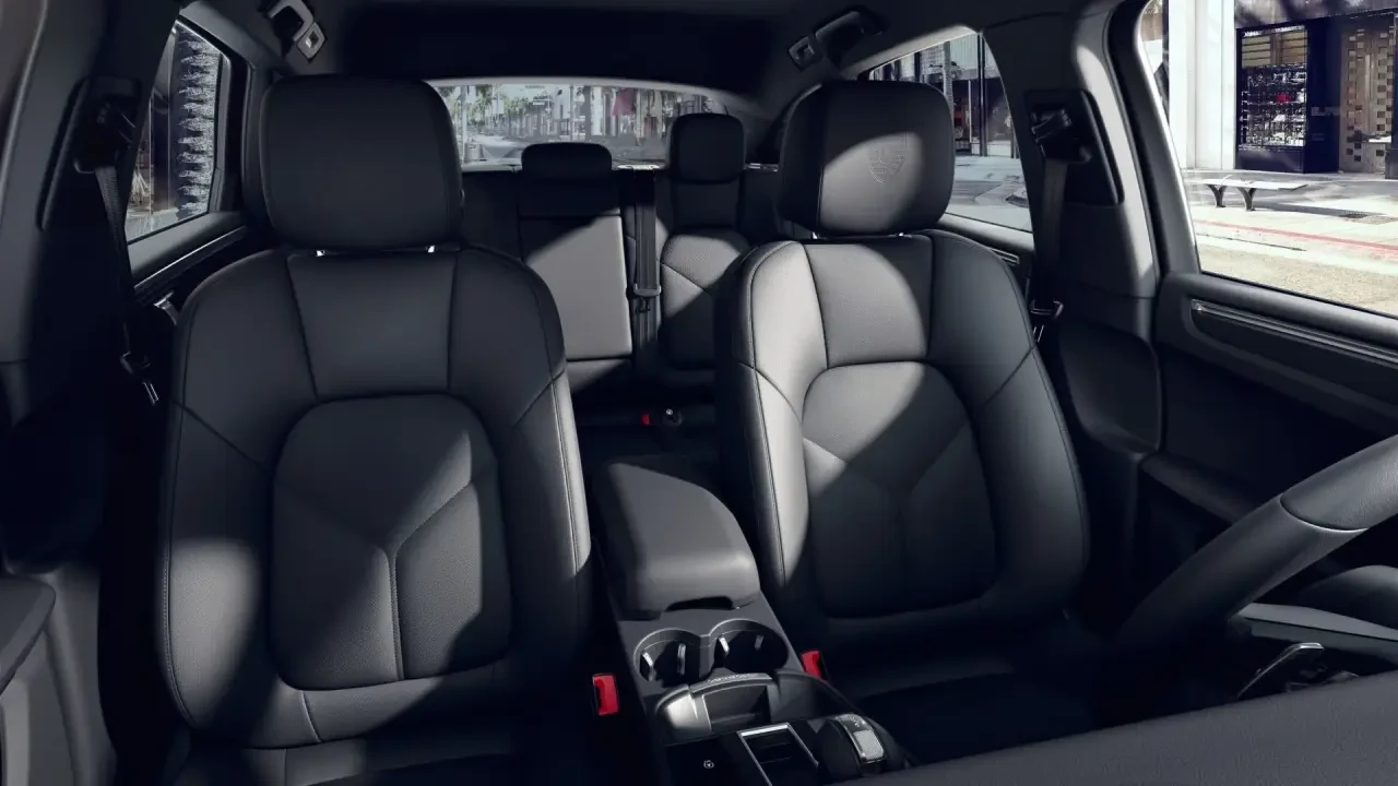 2024 Porsche Macan - Image 5 of 7