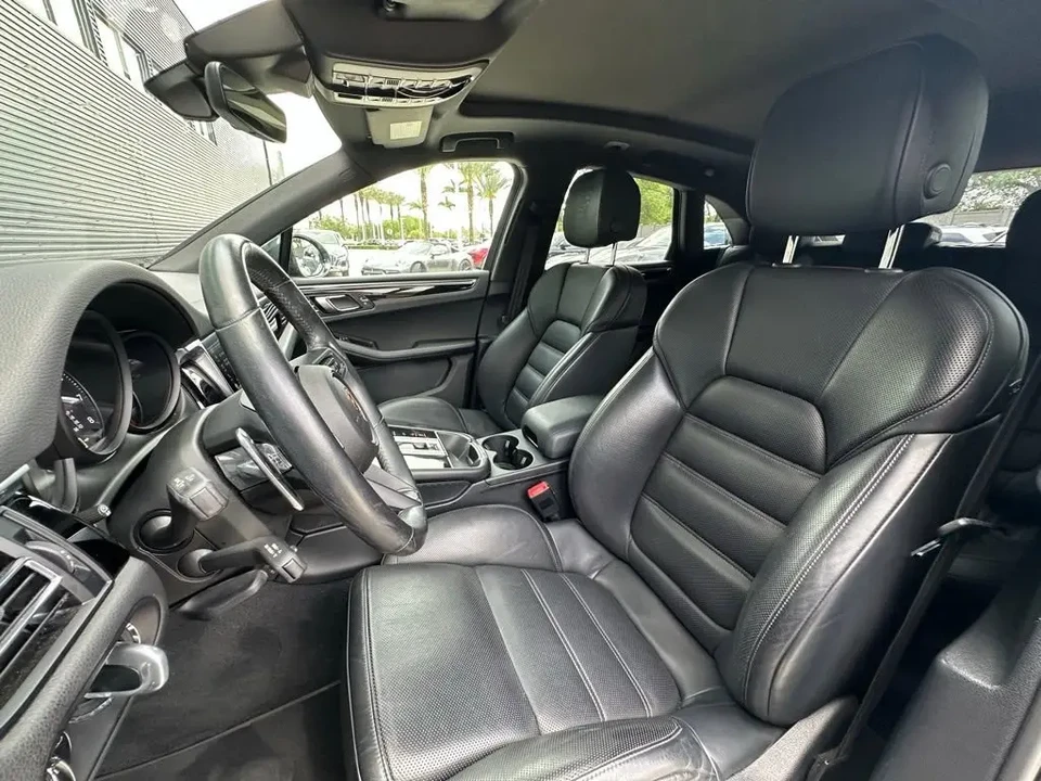 2024 Porsche Macan - Image 5 of 13