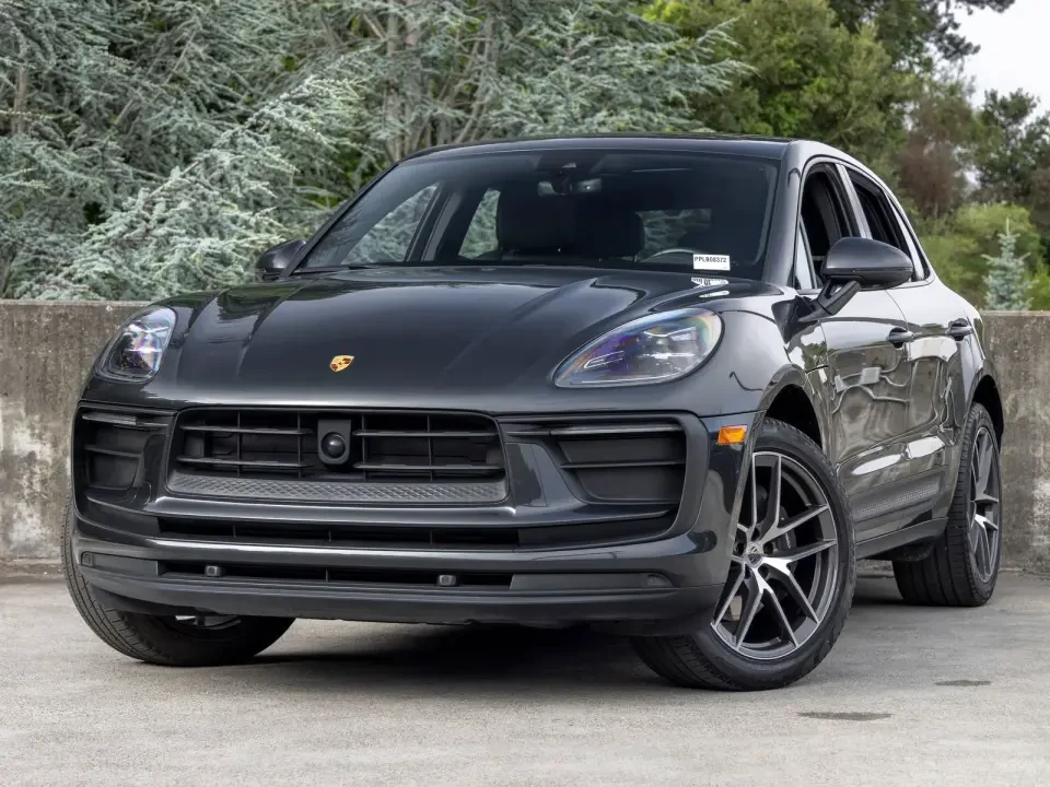 2024 Porsche Macan - Image 9 of 13