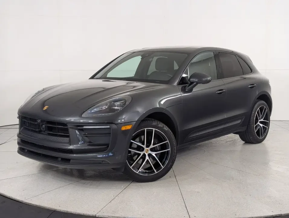 2024 Porsche Macan - Image 10 of 13