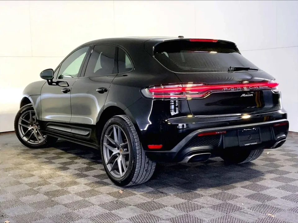 2024 Porsche Macan - Image 3 of 13