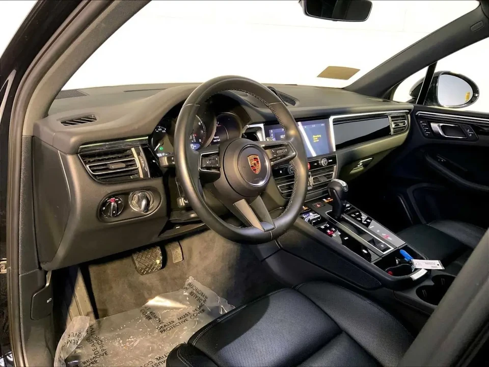 2024 Porsche Macan - Image 4 of 13