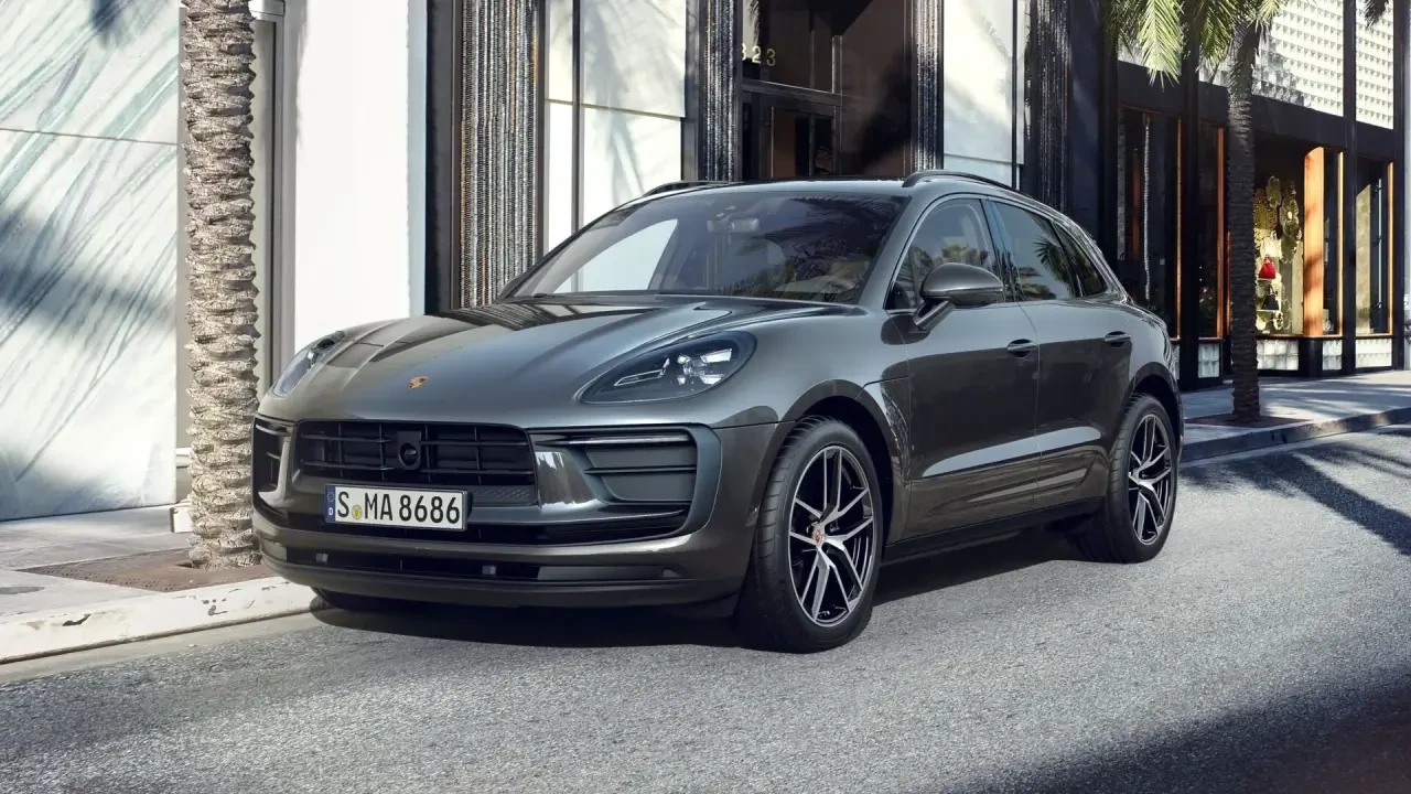2024 Porsche Macan - Image 2 of 8
