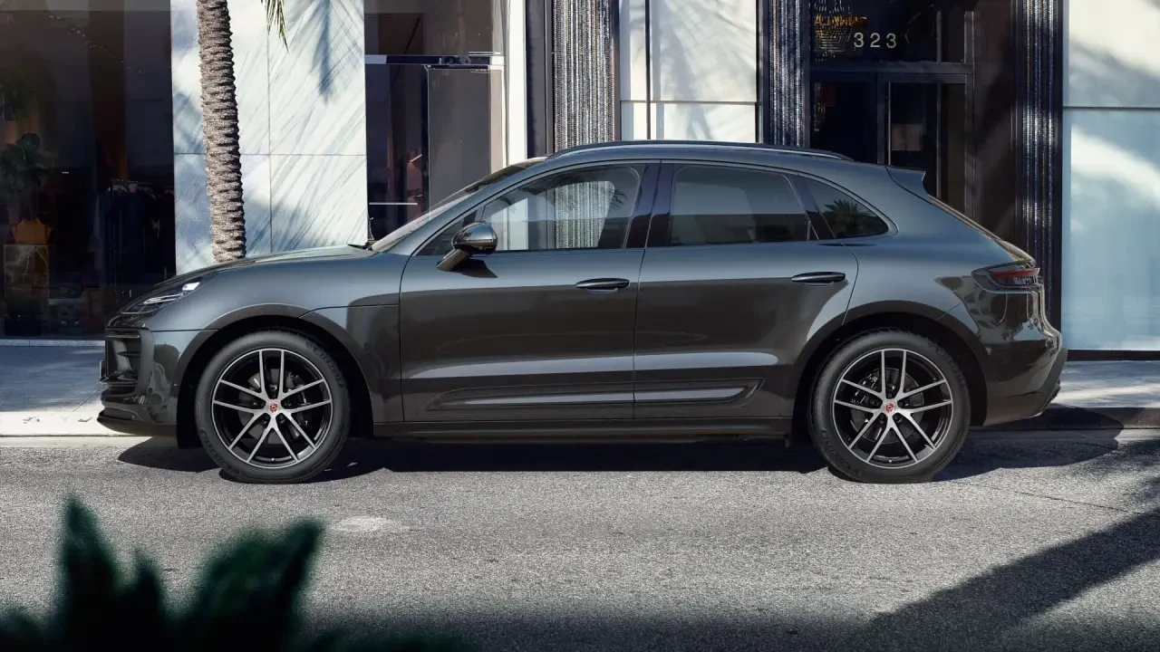 2024 Porsche Macan - Image 3 of 8