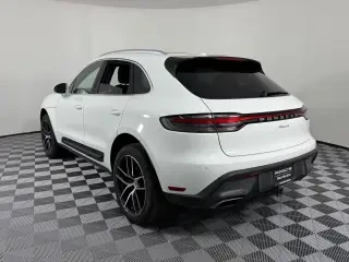 2024 Porsche Macan - Image 3 of 4