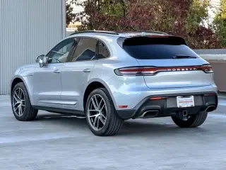 2024 Porsche Macan - Image 3 of 4