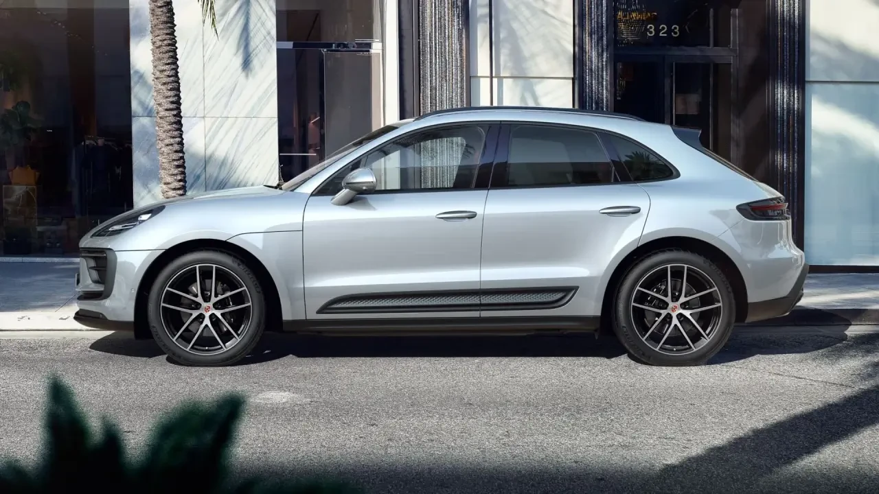 2024 Porsche Macan - Image 2 of 9