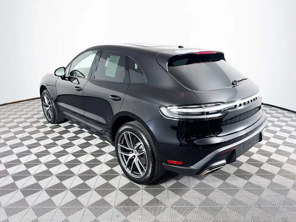 2024 Porsche Macan - Image 3 of 13