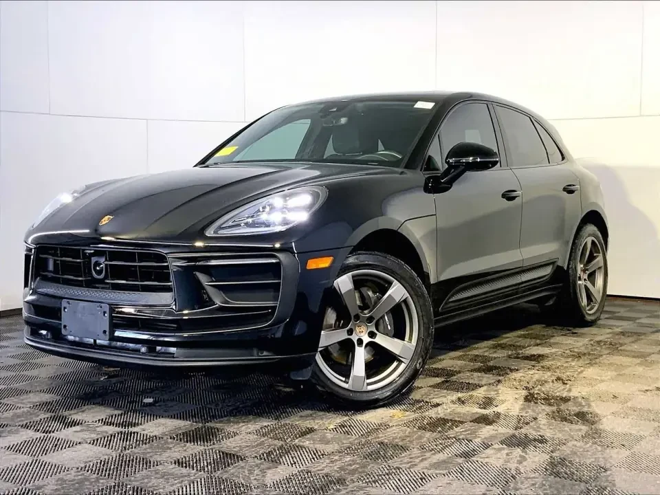 2024 Porsche Macan - Image 11 of 13