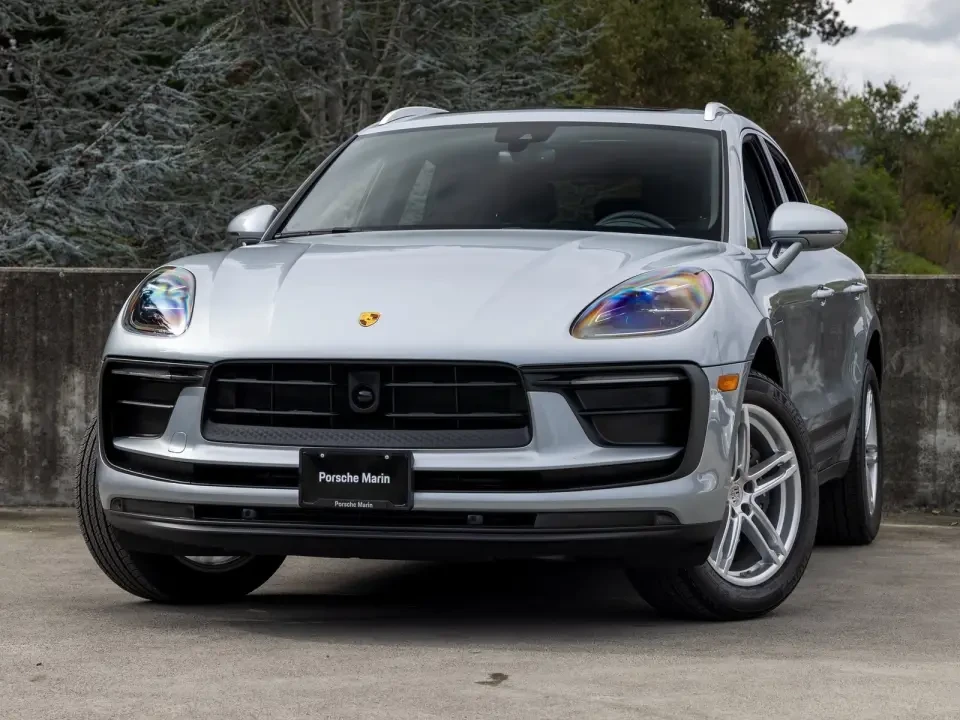 2024 Porsche Macan - Image 9 of 13