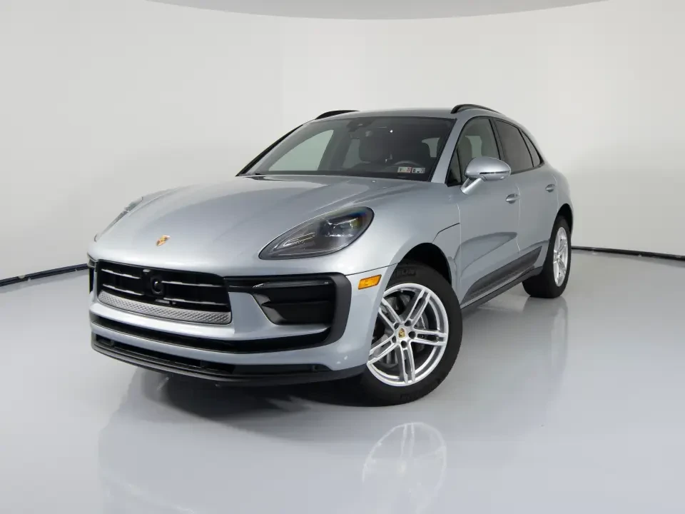 2024 Porsche Macan - Image 10 of 13