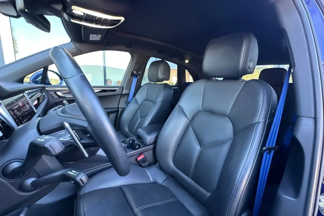 2024 Porsche Macan - Image 5 of 13