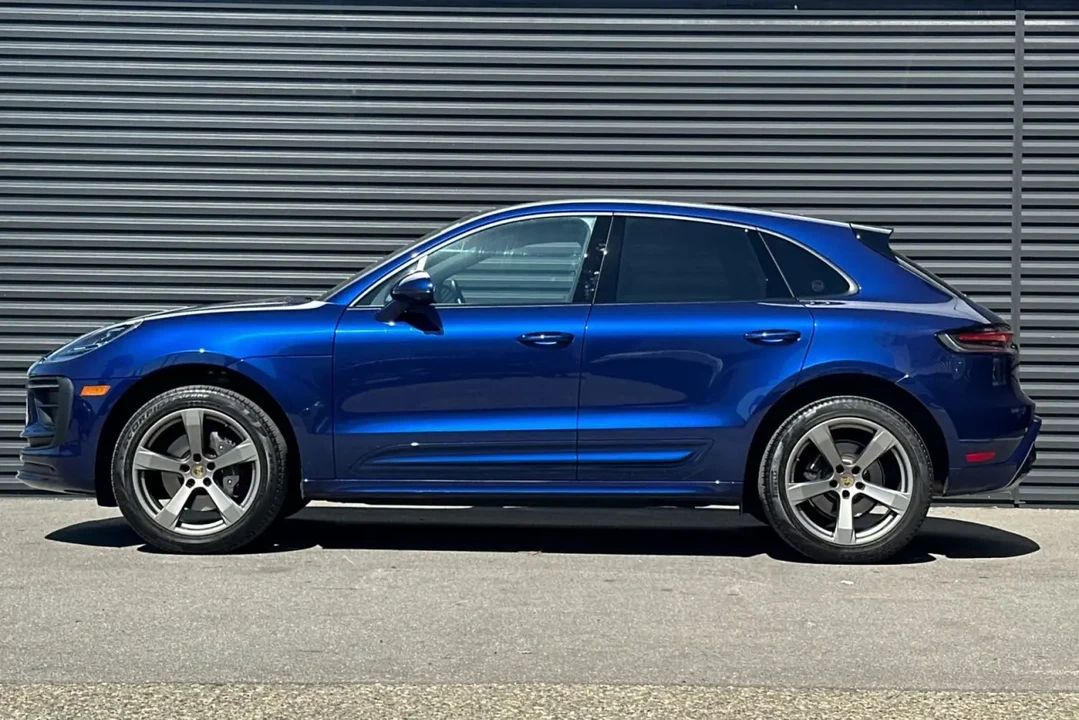 2024 Porsche Macan - Image 2 of 13