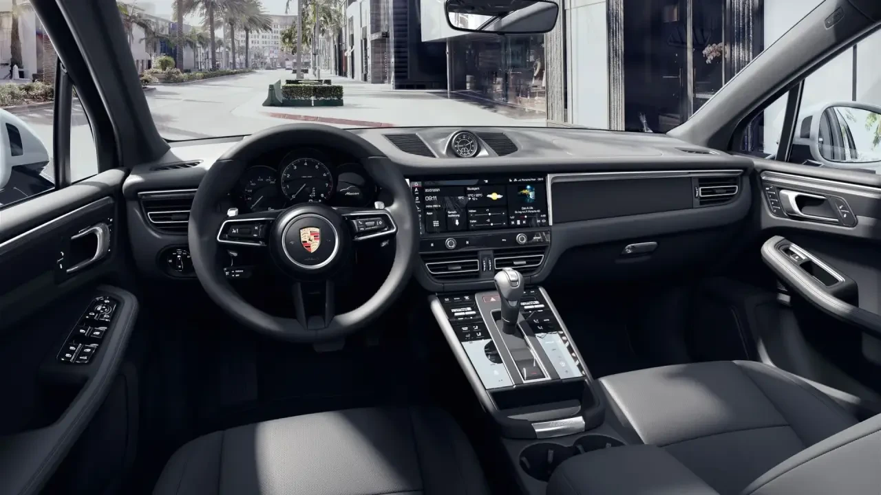 2024 Porsche Macan - Image 4 of 8
