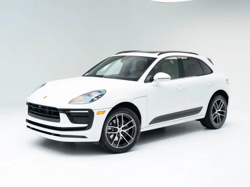 2024 Porsche Macan - Image 11 of 13