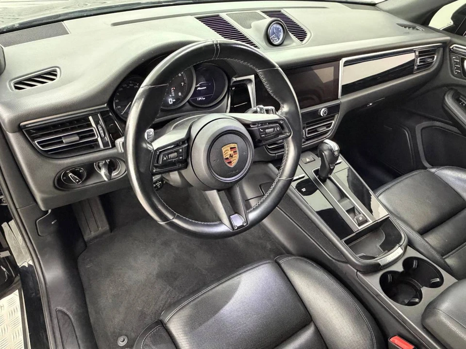 2024 Porsche Macan - Image 4 of 5