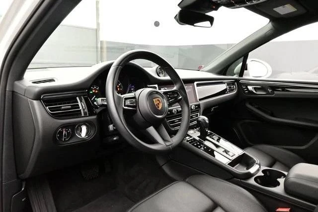 2024 Porsche Macan - Image 4 of 5