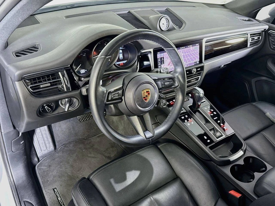 2024 Porsche Macan - Image 4 of 5