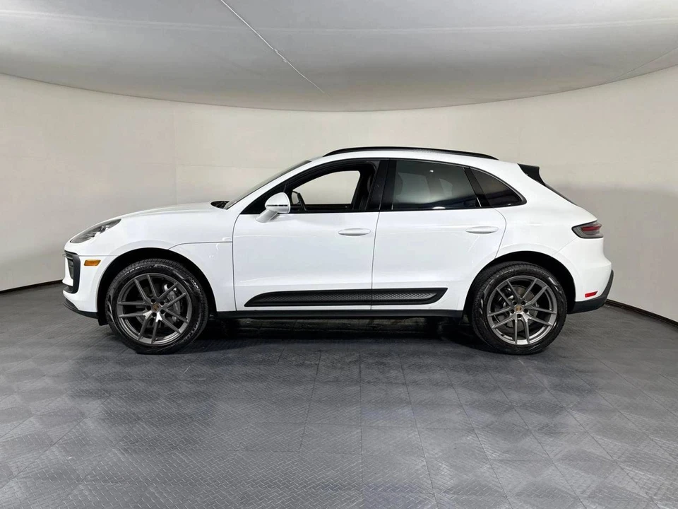 2024 Porsche Macan - Image 2 of 5