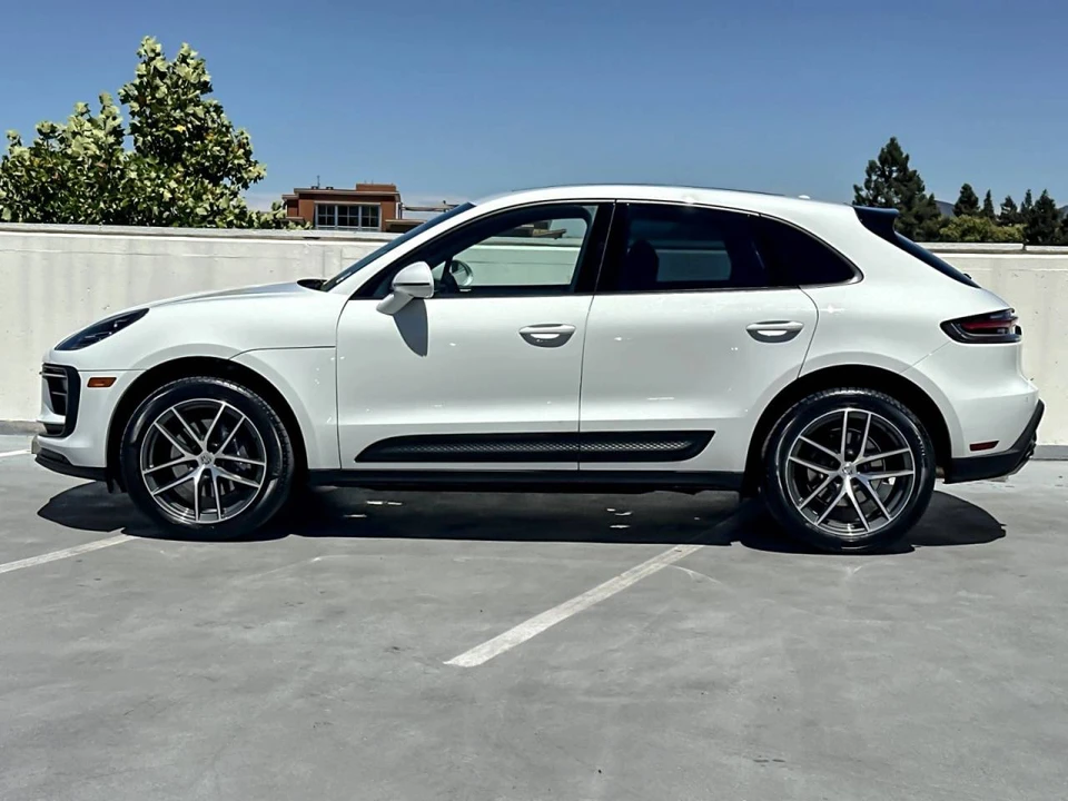 2024 Porsche Macan - Image 2 of 5