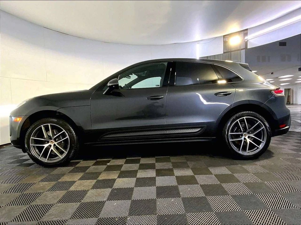 2024 Porsche Macan - Image 2 of 5