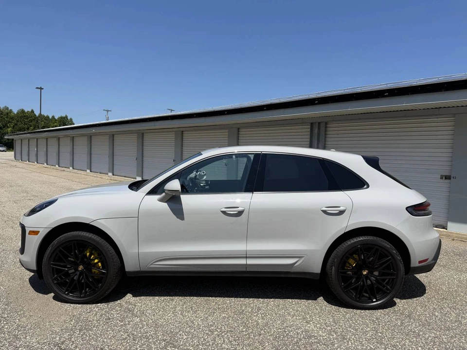 2024 Porsche Macan - Image 2 of 5
