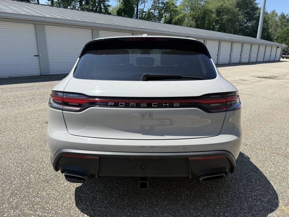 2024 Porsche Macan - Image 4 of 5