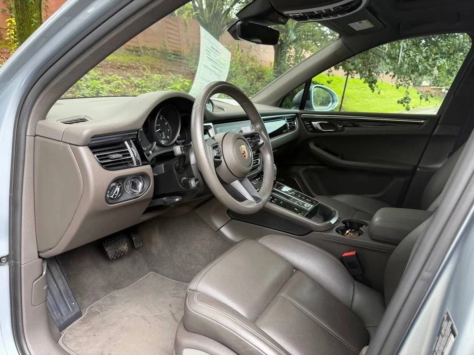 2024 Porsche Macan - Image 4 of 5