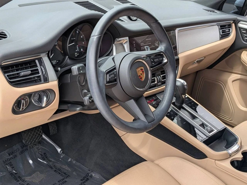 2024 Porsche Macan - Image 4 of 5