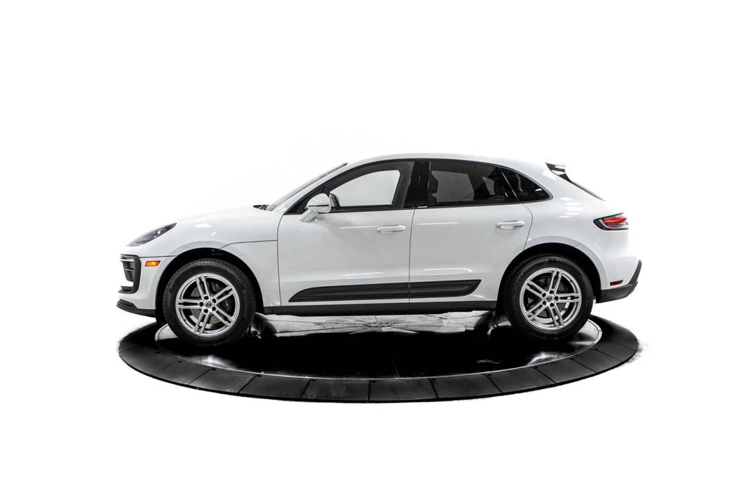 2024 Porsche Macan - Image 2 of 5