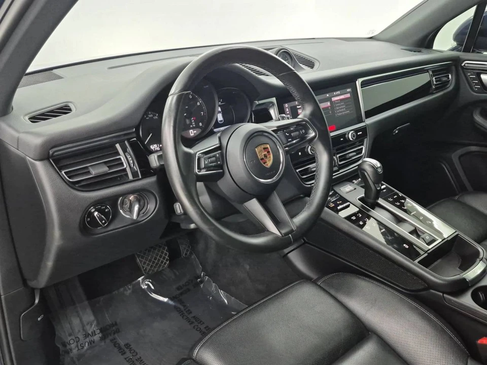 2024 Porsche Macan - Image 4 of 5