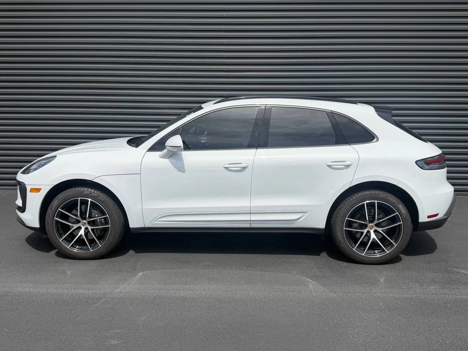 2024 Porsche Macan - Image 2 of 5