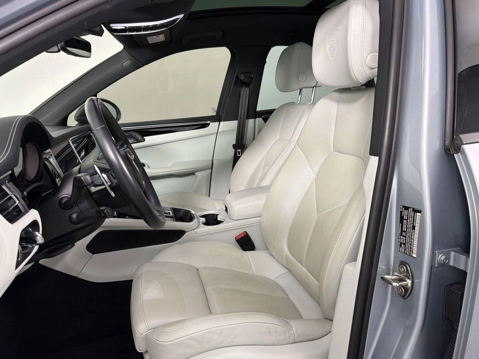 2024 Porsche Macan - Image 5 of 5