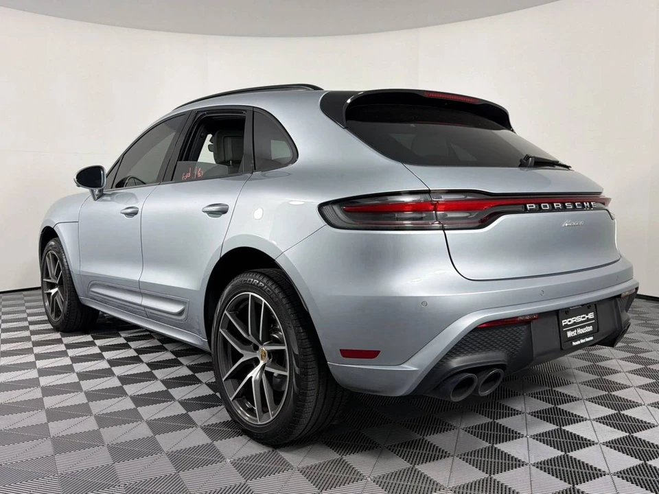 2024 Porsche Macan - Image 3 of 5