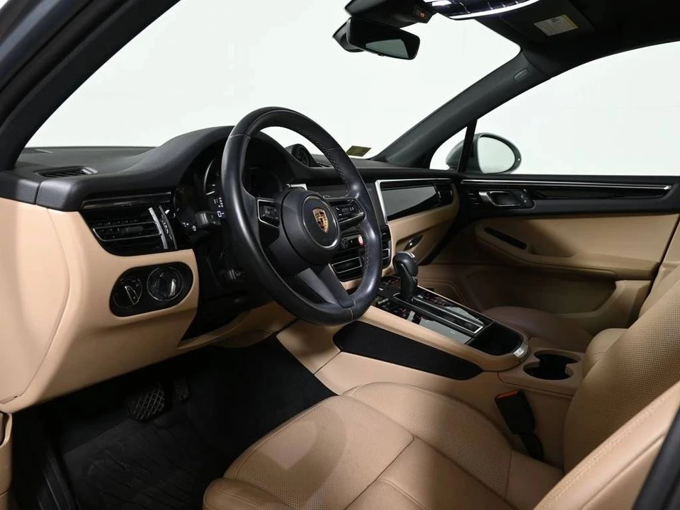 2024 Porsche Macan - Image 4 of 5