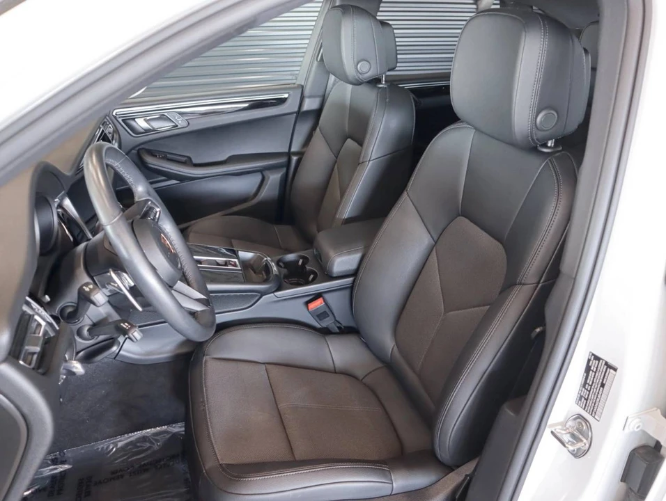 2024 Porsche Macan - Image 5 of 5
