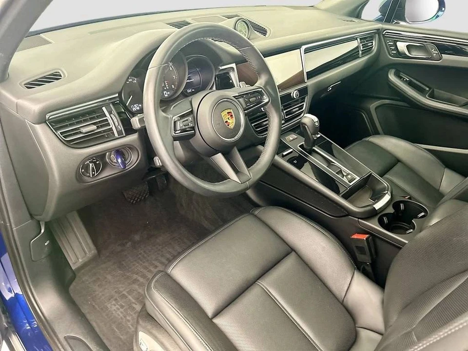 2024 Porsche Macan - Image 4 of 5