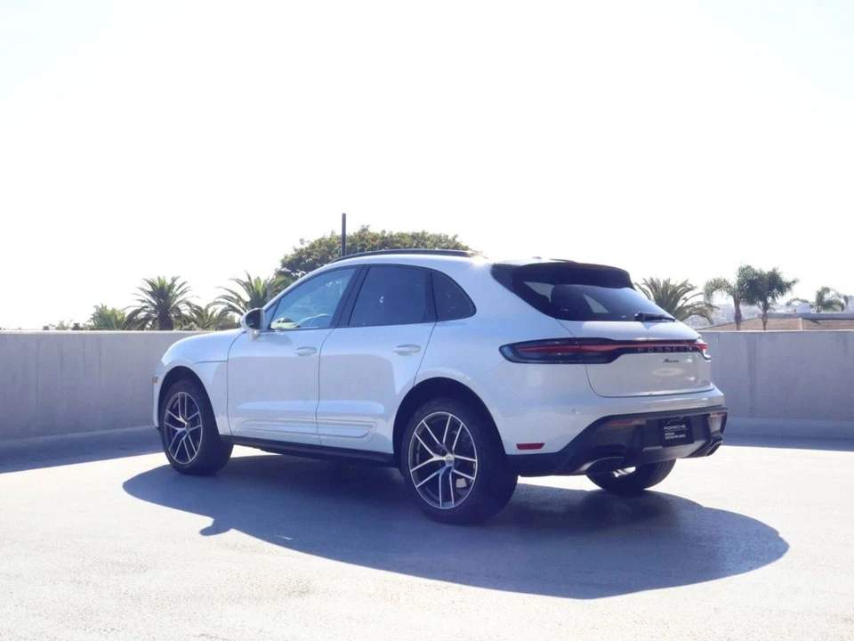 2024 Porsche Macan - Image 3 of 5