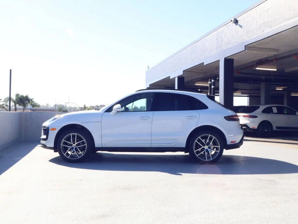 2024 Porsche Macan - Image 2 of 5