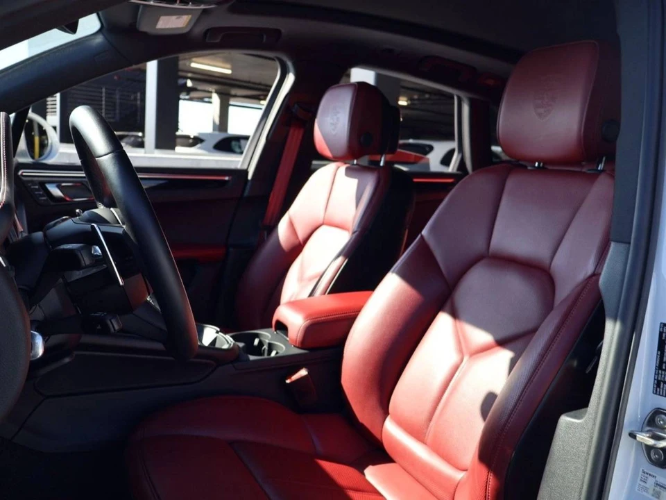 2024 Porsche Macan - Image 5 of 5