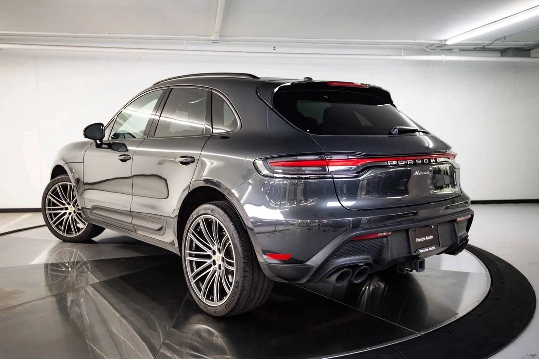 2024 Porsche Macan - Image 2 of 5