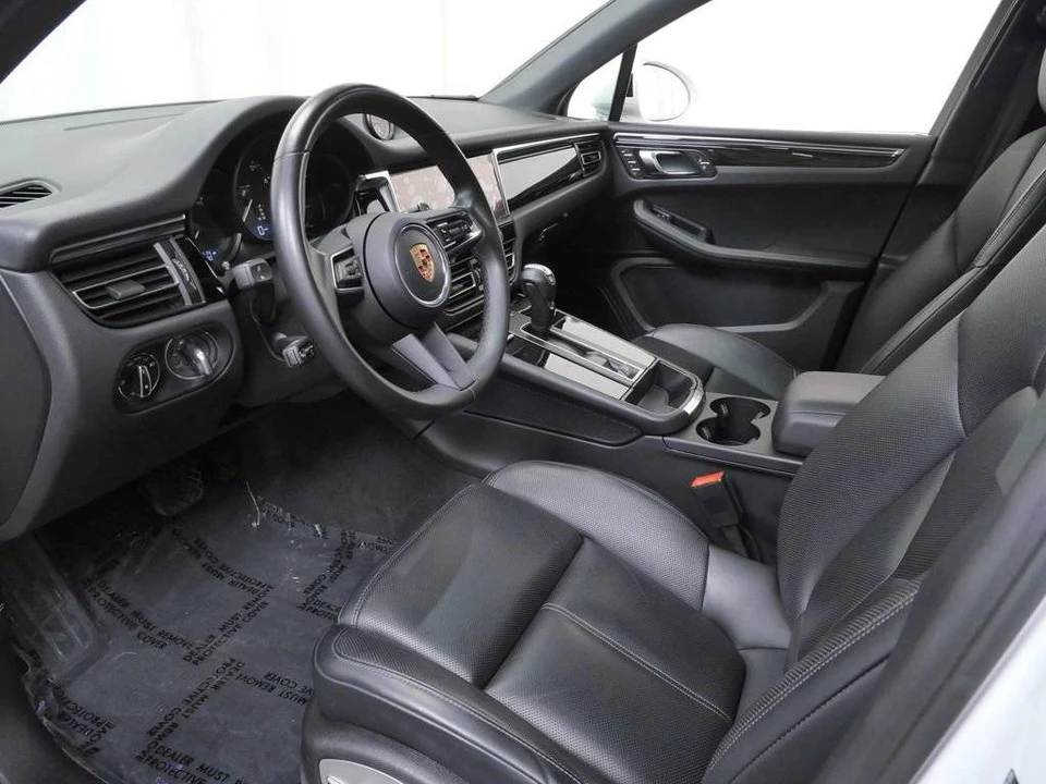 2024 Porsche Macan - Image 4 of 5