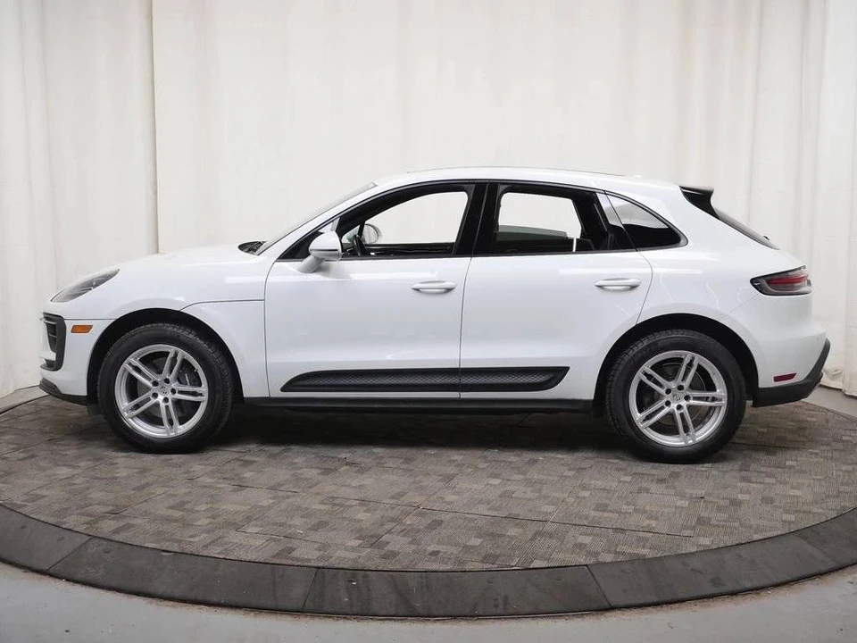 2024 Porsche Macan - Image 2 of 5