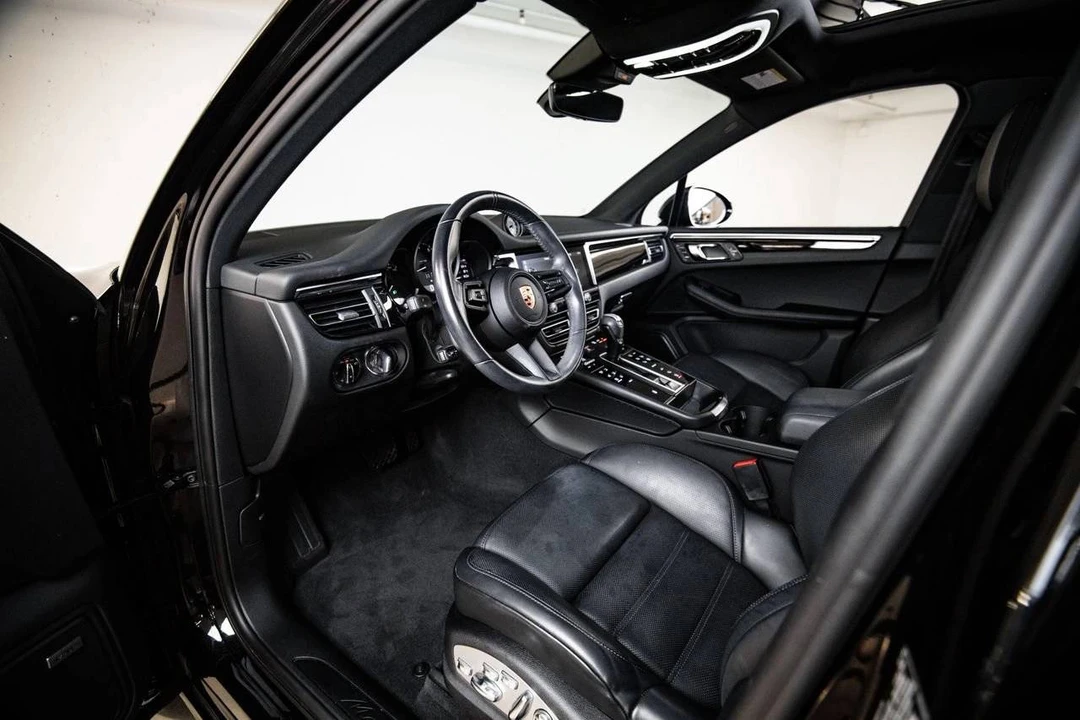 2024 Porsche Macan - Image 4 of 5