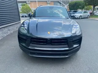 2024 Porsche Macan - Image 29 of 31