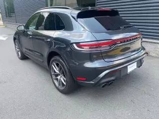 2024 Porsche Macan - Image 21 of 31