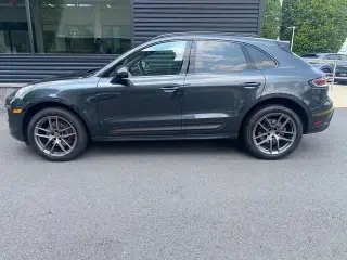 2024 Porsche Macan - Image 13 of 31